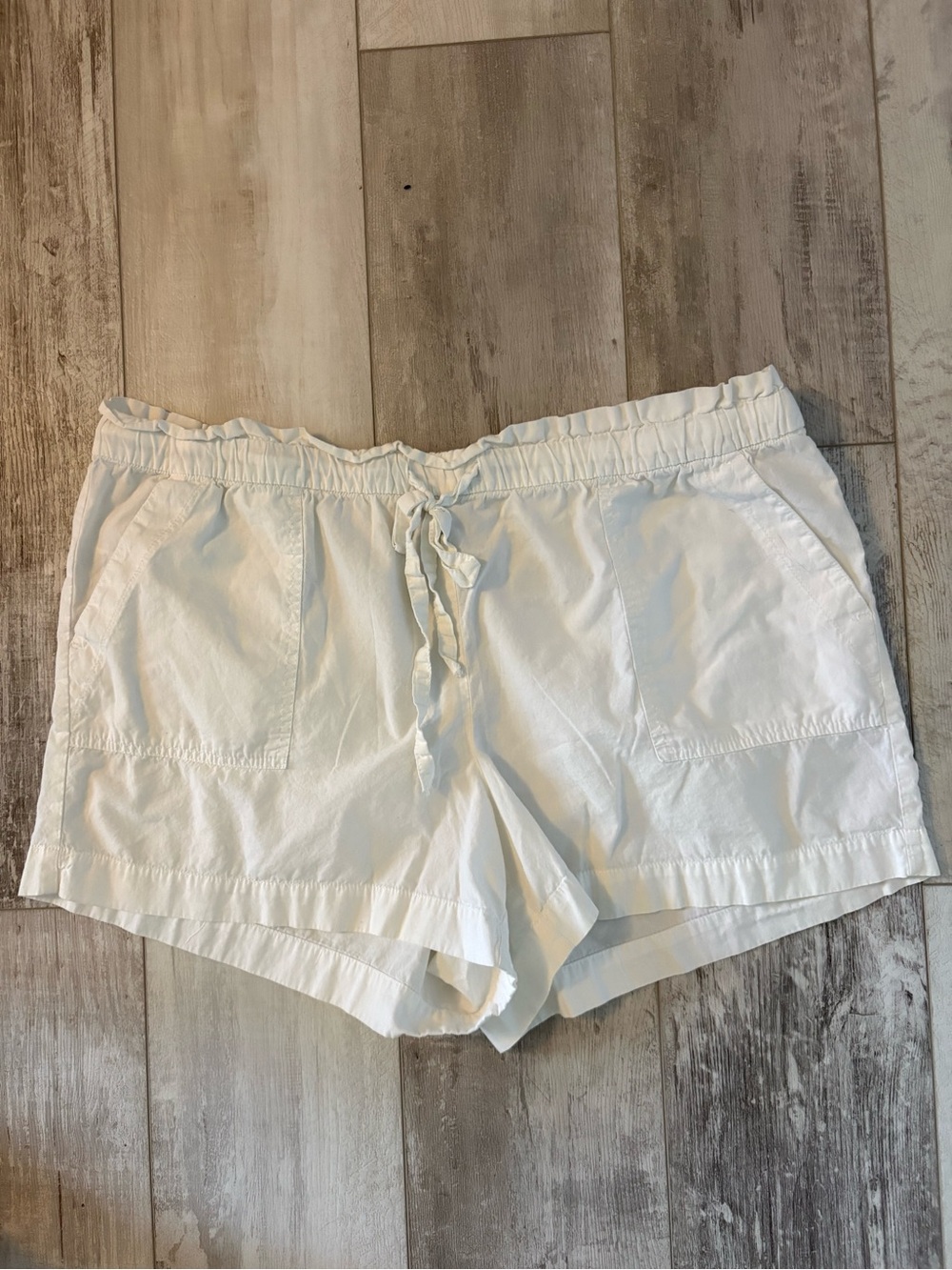 LOFT White Drawstring Patch-Pocket Shorts